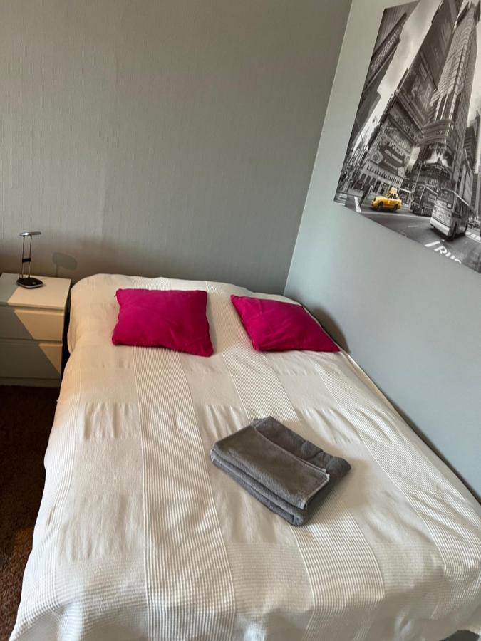 Kemi City L Near Snowcastle, 2 Rooms, Kitchen, Glazed Balcony, Free Parking On Street ภายนอก รูปภาพ